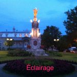 Éclairage d'une statue le soir-Éclairage intérieur et extérieur à Saint-Augustin-de-Desmaures - Marois Electricien Québec